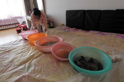 灵璧楼上漏水，住户失联，小区没物管，业主维权难！律师来支招……